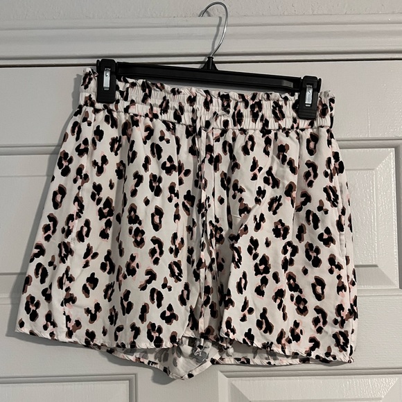 Express Animal Print Shorts with Drawstring Waist - Picture 2 of 4